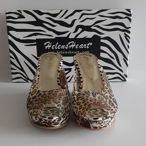 Helen's Heart Ooen Toe Wedge Sz 6
